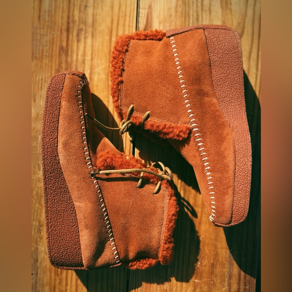 y2k dELiA*s  Pumpkin Suede Shearling Lined Heeled Wedge Boots